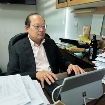 Prof. Cher Ming Tan